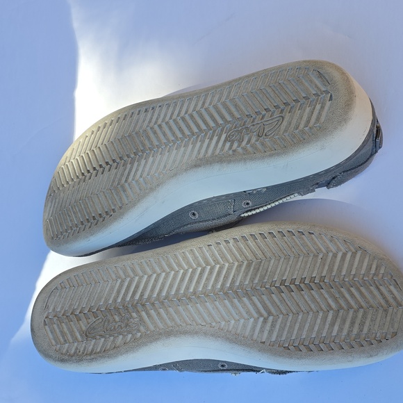 Clarks Gray Canvas Boat Shoes - Picture 7 of 10